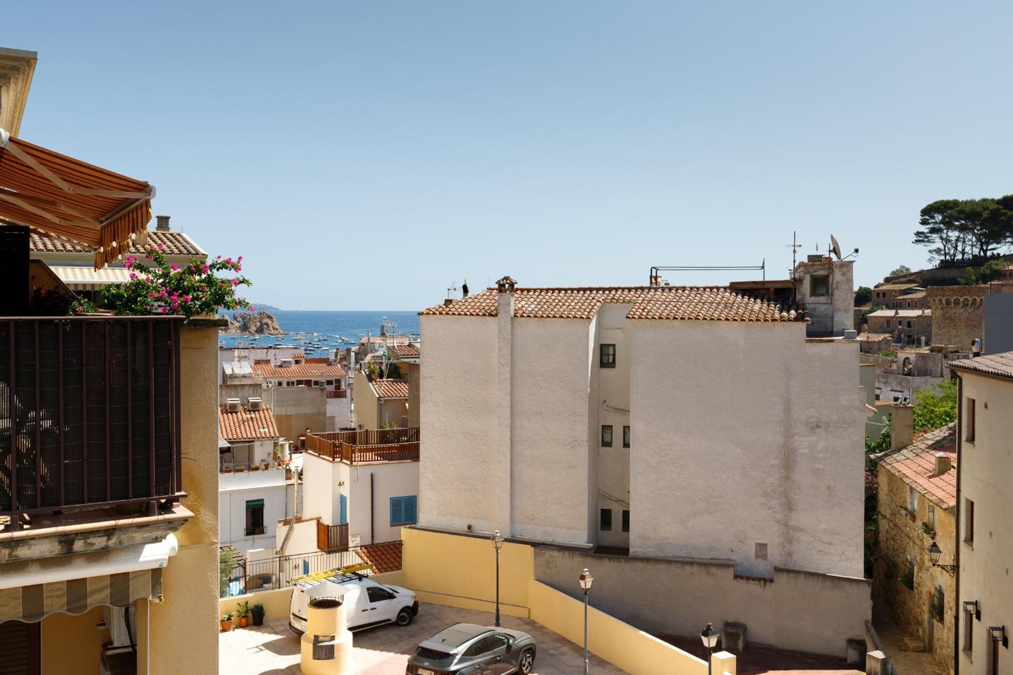 Lets Holidays Big Terrace House With Parking Villa